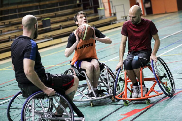 Top 10 des activités d&rsquo;été adaptées aux personnes avec des handicaps